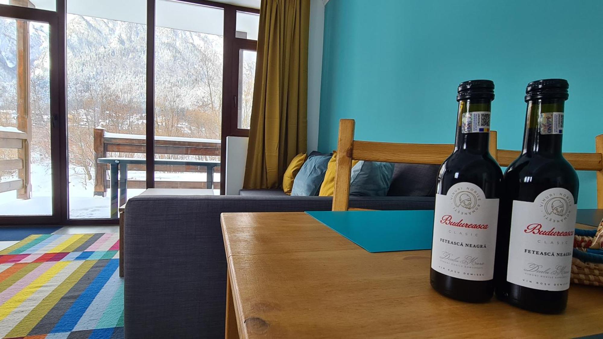 Cozy Riverfront Apartments With Garden And Mountain View Буштені Екстер'єр фото