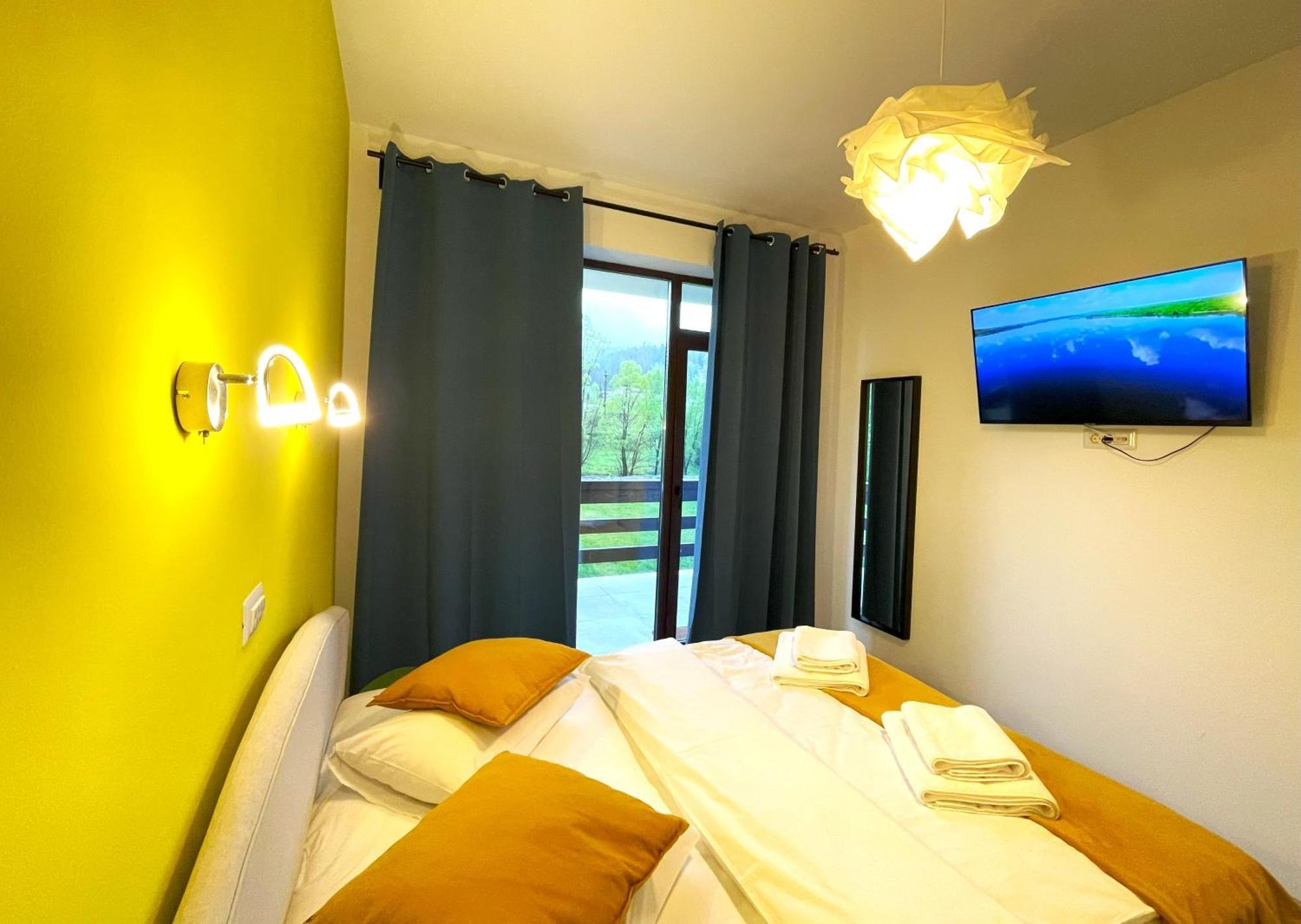 Cozy Riverfront Apartments With Garden And Mountain View Буштені Екстер'єр фото