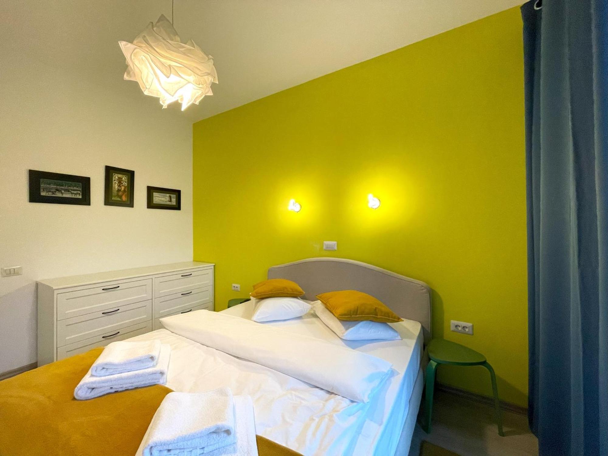 Cozy Riverfront Apartments With Garden And Mountain View Буштені Екстер'єр фото