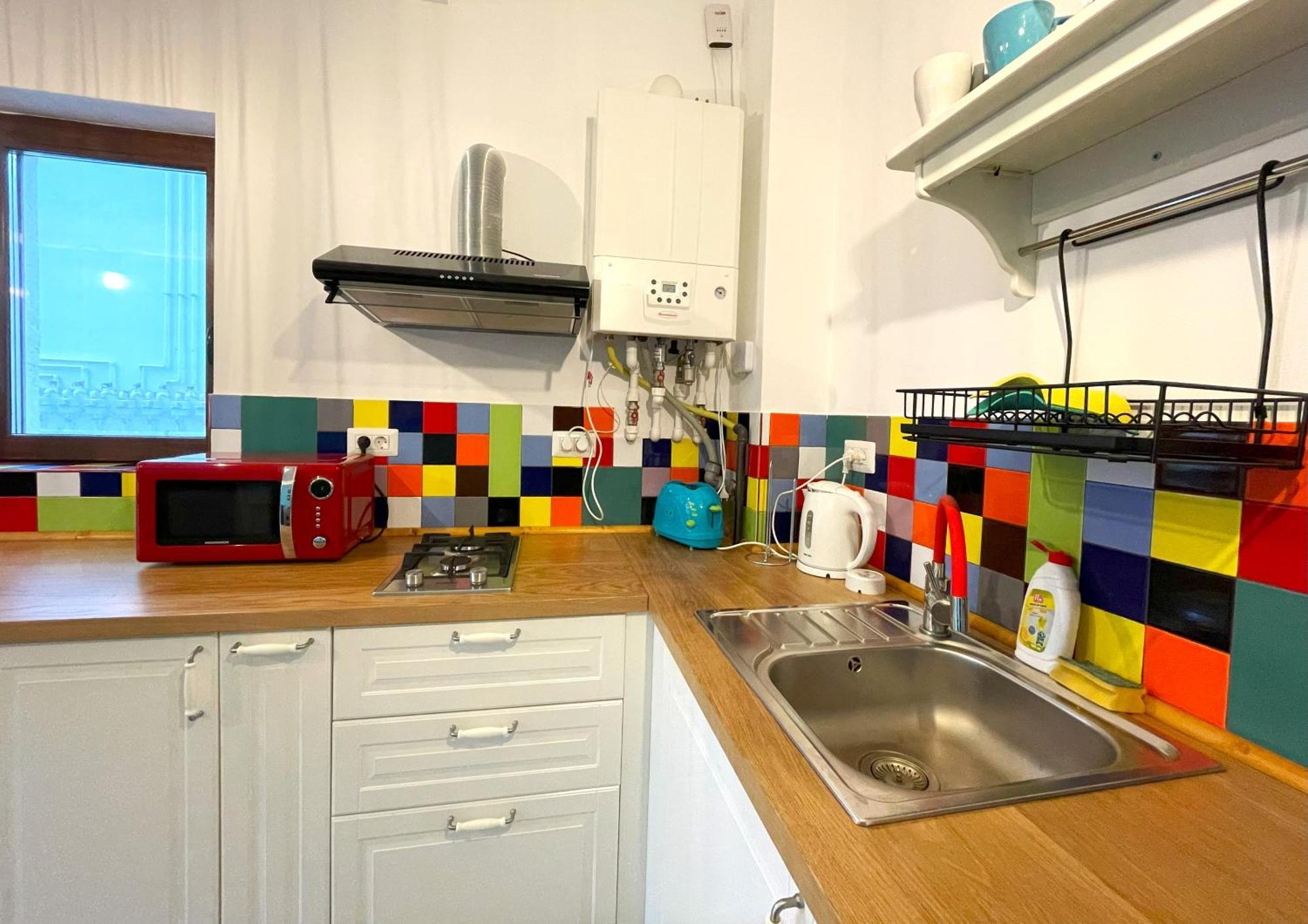 Cozy Riverfront Apartments With Garden And Mountain View Буштені Екстер'єр фото