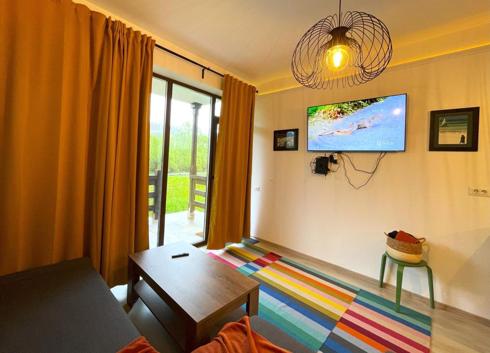 Cozy Riverfront Apartments With Garden And Mountain View Буштені Екстер'єр фото