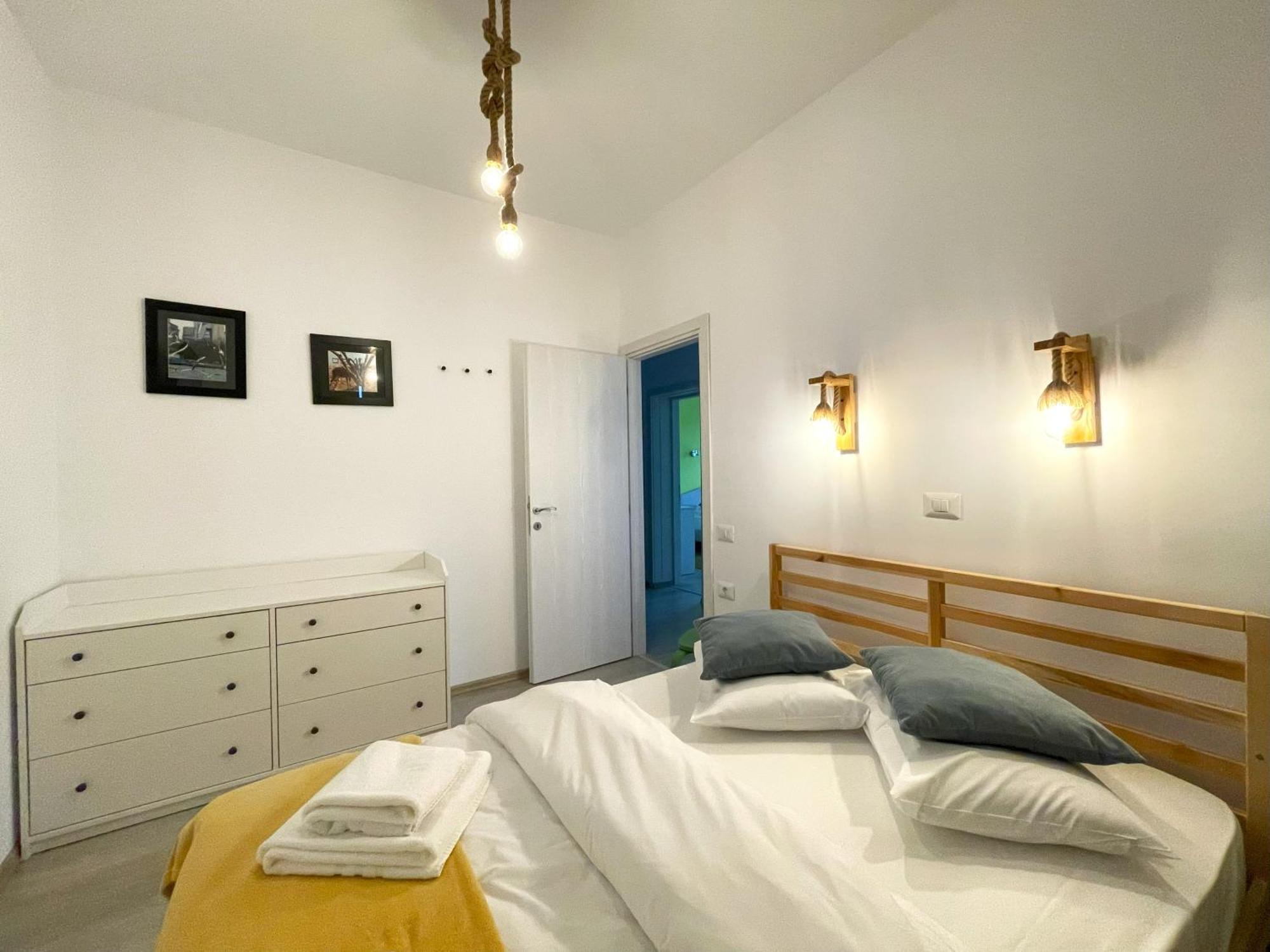 Cozy Riverfront Apartments With Garden And Mountain View Буштені Екстер'єр фото