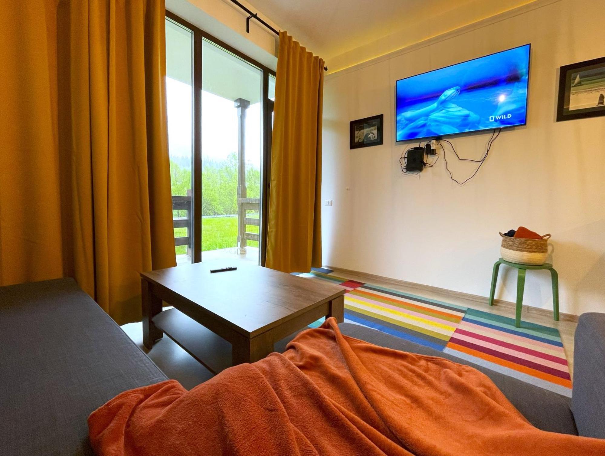 Cozy Riverfront Apartments With Garden And Mountain View Буштені Екстер'єр фото