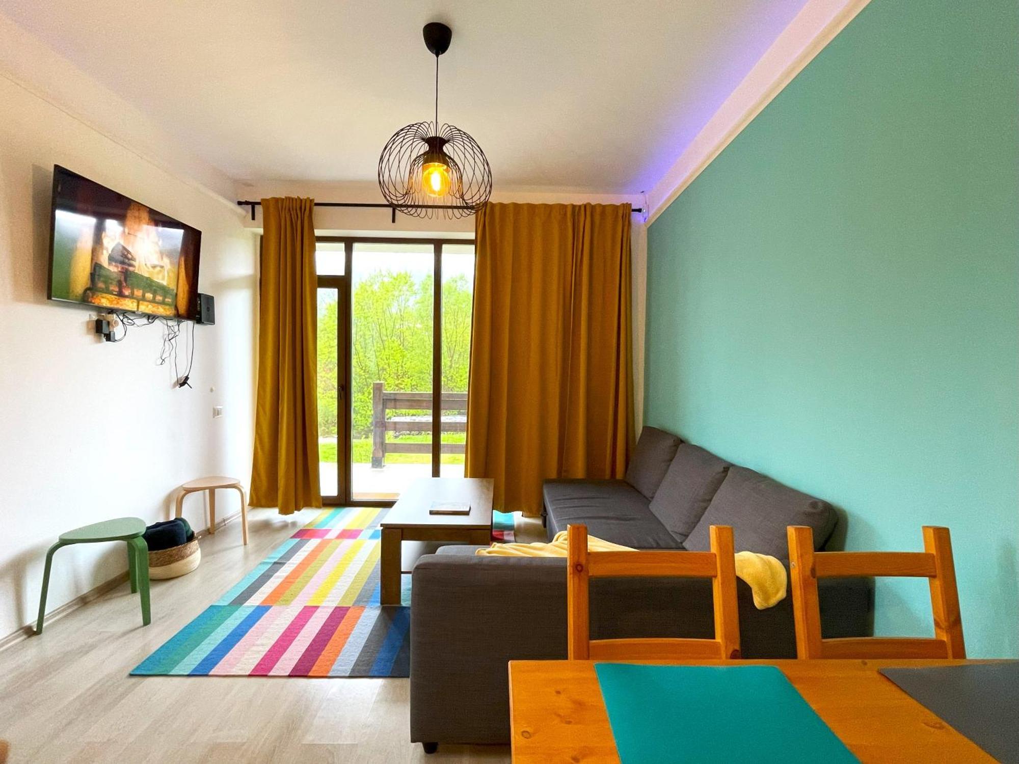 Cozy Riverfront Apartments With Garden And Mountain View Буштені Екстер'єр фото